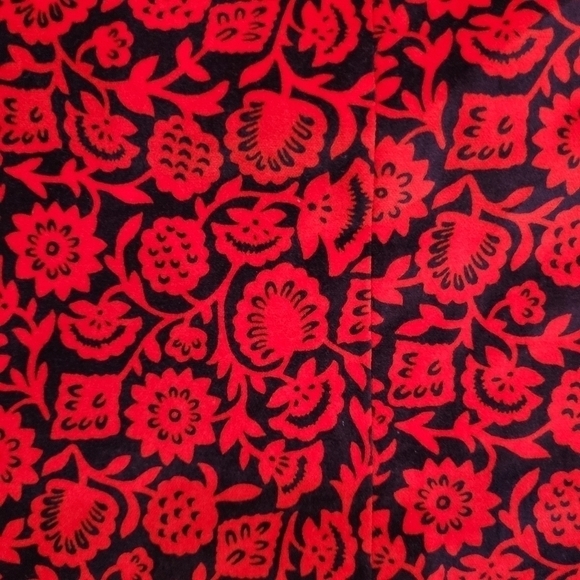 Boden Skirt Size 2 Velvet in excelent condition - Picture 7 of 7